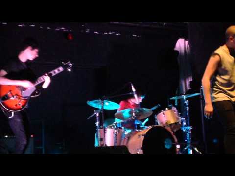 Y FFUG perform 'Oer' @ Coleg Y Cymoedd