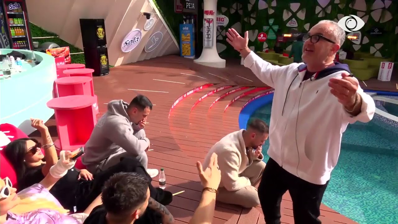 Artani nis të këndojë, banorët brohorasin