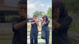 Download lagu Tiba tiba bunda ayah #shortvideo #funny #gudanghiburan #lucu #comedy mp3