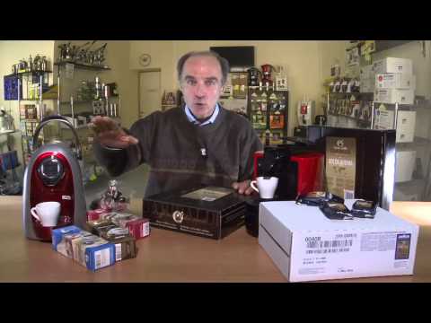 Roberto illustra le offerte di macchine caffè cialde per Alessandria