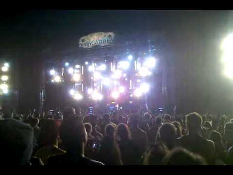 Porter Robinson- Pjanoo Vs. Reward Is Cheese @ EDC Las Vegas 2011