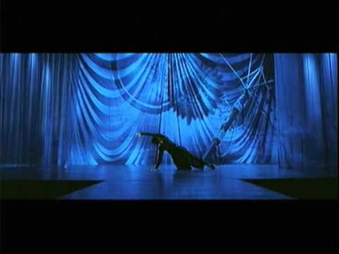 Poster jaane kiske khwaab