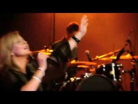 Exaltado Nas Alturas (high And Lifted Up - Hillsong