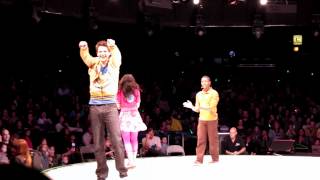 Fresh Beat Band Live:  Friends Give Friends A Hand