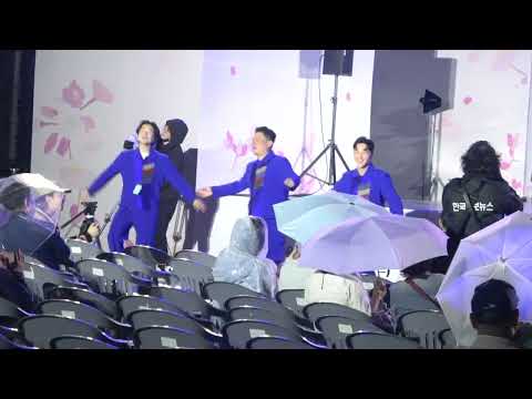 무대와 마당 접수 한번 놀아 보세 .