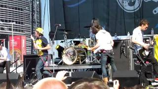 Forever The Sickest Kids - My Worst Nightmare (Live at Bamboozle 2011)