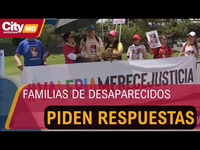 Familias de desaparecidos realizan plantón en Bogotá para exigir una búsqueda efectiva