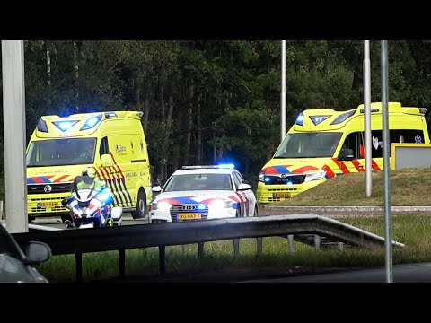 [Spoedbegeleiding] A1, Otaris Ambulances 02-126 & 02-109 naar het UMCG vanaf ernstig ongeval Harkema