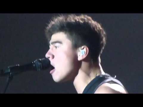 5SOS - Money (8th April 2016 London O2 Arena)