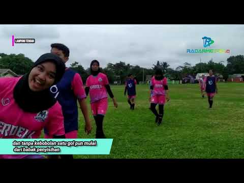 Crimson Flyover Juara Sepakbola Putri