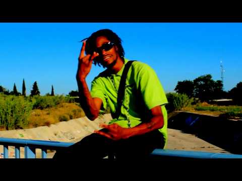 T - JHAWé  "En Ka vwé " (44k"ra prod/Gwalaktikmixtap.) juill/2012.