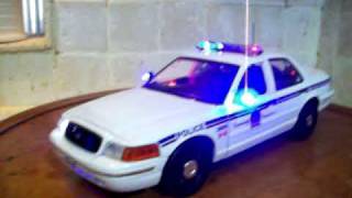 preview picture of video '1/18 Manitoba, Winnipeg  Canada Police Diecast car with LIGHTS'
