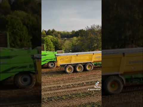 😎✨ #joskin #transport #agriculture #blurry #effect #tippingtrailer #tractor #trailer