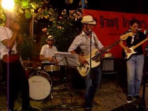THE GROOVY BROTHERS - Sweet Home Chicago