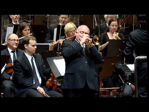 James Morrison and the Sydney Symphony Orchestra get into the samba mood