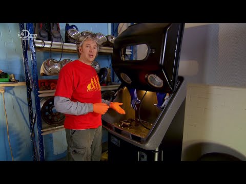 Torrent in Wheeler Dealers – Cleaning old car parts