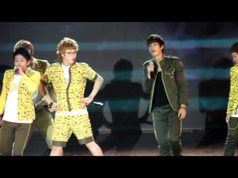 Block B Tell Them @ MOA Center Stage