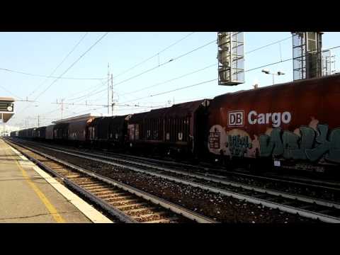 ETR 610 SBB ARRIVO E PARTENZA + MERCI IN TRANSITO MILANO GRECO PIRELLI. 29 - 12 - 2015.