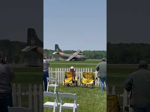 Only flying C-123K Provider almost crashes at Geneseo New York airshow #thunderpig #c123k #save