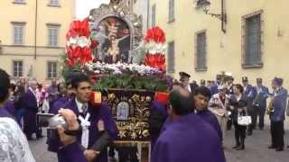 El Señor de los Milagros . La comunità peruviana piacentina celebra la festa