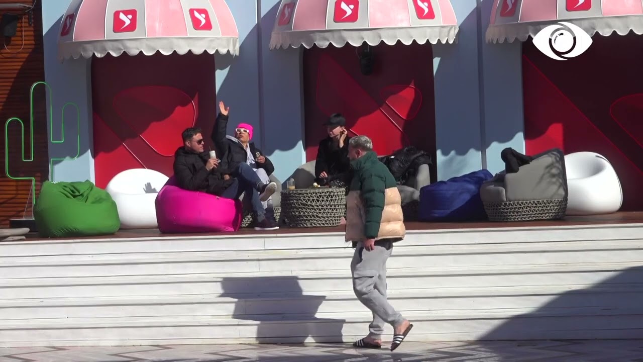 Po bën magji!/ Luizi komenton qirinjtë që ka ndezur në oborr Deamishel