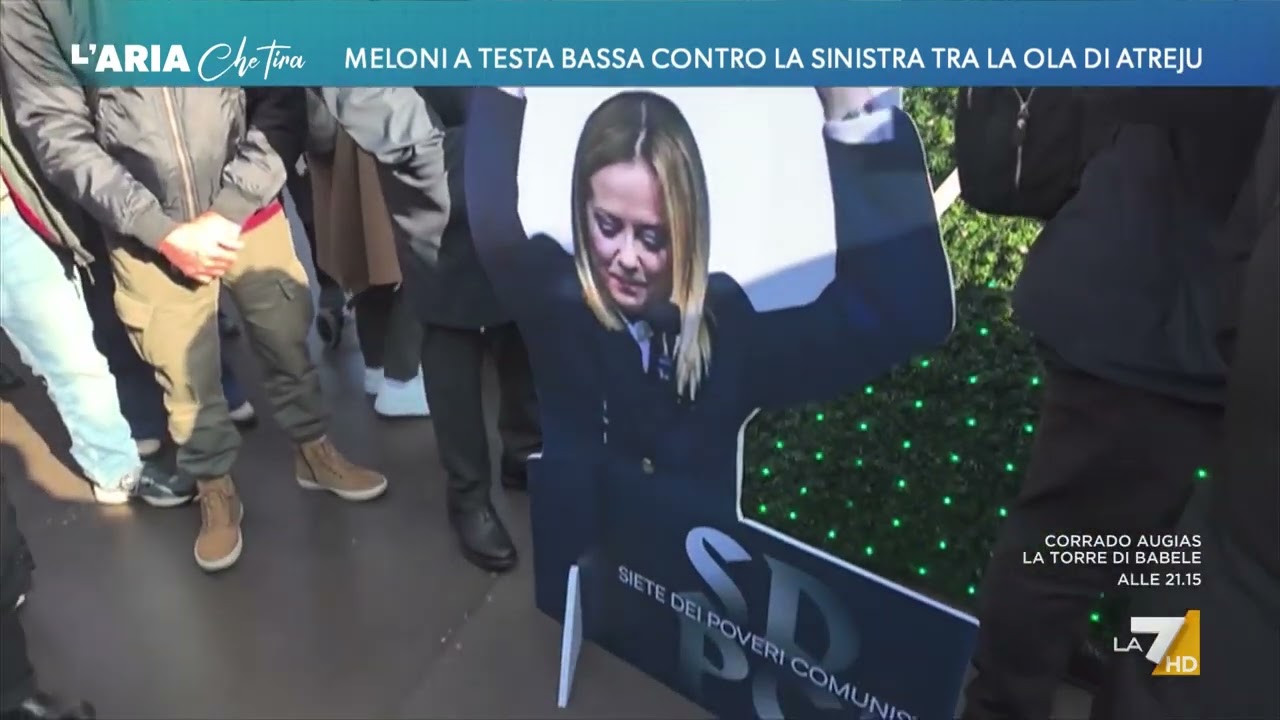 Meloni a testa bassa contro la sinistra tra la ola di Atreju: "È divertente che il presunto ...