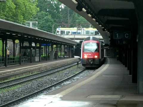 Zugsdurchfahrt im Bahnhof Zürich-Enge