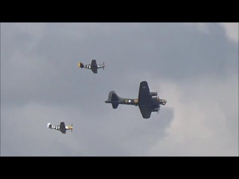 B17 flying fortress and P-51 Mustang close abort formation form up routine Duxford 2014