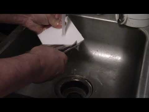 Laminate Removal on Ceramic Tile