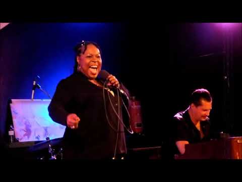 Raphael Wressnig Trio feat. Gisele Jackson@Reigenlive 25.09.2021