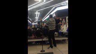 Download lagu Virgilijus Valuntonis ir grupe 'Net Profit' - Iškrisiu mp3