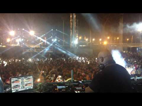Carl Cox plays 'Fabio Neural -  Believe' Unsigned @ Stadio Olimpico in Rome 2015