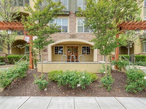 $3895.00 - 2 Bed/2Bath Luxury Condo in Willow Glen Place property video