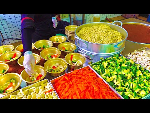 Under $5 CAMBODIAN Street Food ! From PHNOM PENH Noodle SOUP to Australian BEEF Noodle Steak