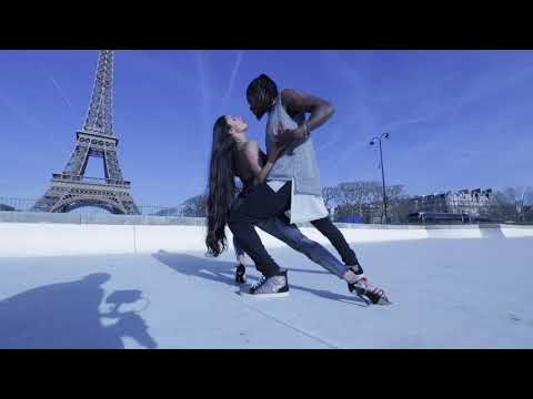 ENAH & POCAHONTAS DANCE AT THE EIFFEL TOWER (Paris, France) 🇫🇷
