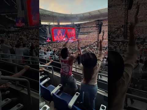 KAROL G como una fan más de LADY GAGA