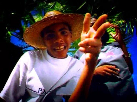 PAILLE & BYRONN -  MOVE TUNES BAY [OFFICIEL VIDEO CLIP] 2K5