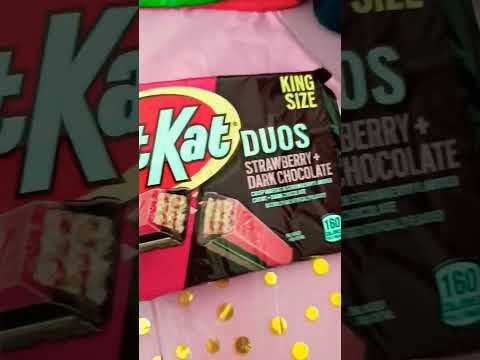 KitKat Duos Strawberry+dark Chocolate #viralvideo #shortvideo #asmr #kitkat #chocolate #strawberry