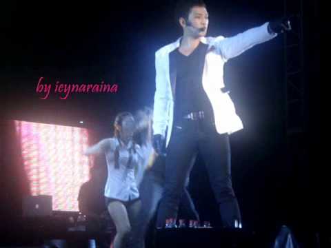 100411 Rain Live @ 2011 Malaysia Grand Prix Concert *Fresh Woman*