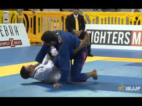Carlos Holanda v Laercio Fernandes - 2014 IBJJF Worlds Black Belt Light-Featherweight Quarter-Final