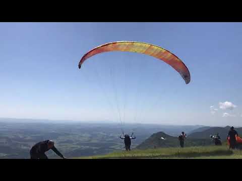 Decolagem voo 209 da rampa NE em Poços de Caldas - 20/04/22 pela manhã.