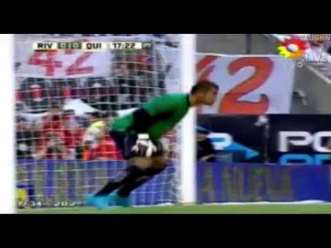 Benitez se adelanta y le ataja el penal a Mora - River Plate - Quilmes AC - Liga Argentina