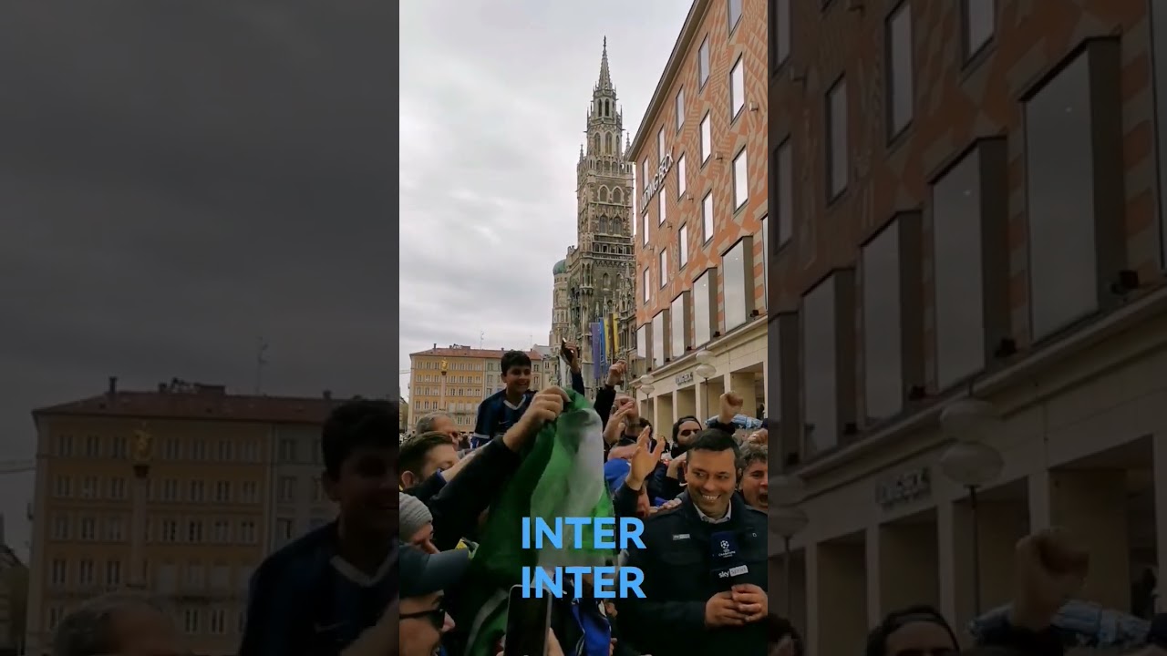 Inter Fans at Munich Marienplatz I Champions League vs. Bayern Nov 2022