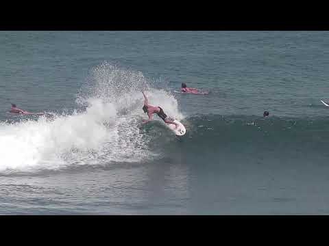 Uluwatu - Cruisey Backside Carves On A Long Wave #balisurfing