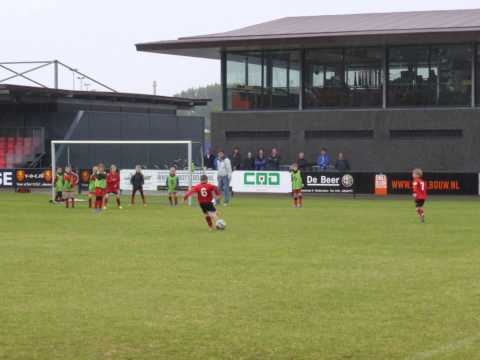 vv Nieuwerkerk F4  10 mei 2014