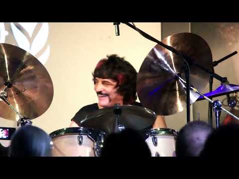 VINNY & CARMINE APPICE ( VANILLA FUDGE ) - DRUM WARS