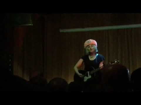 Jessica Lea Mayfield “Kiss me again” live