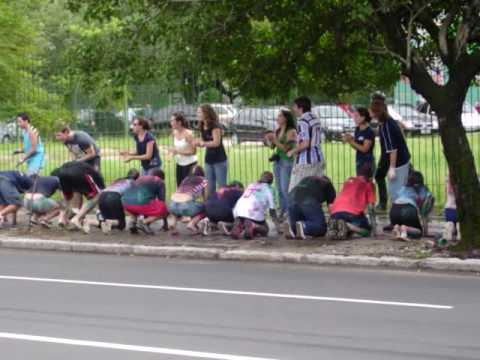 Ola de Bunda - Trote Bixos Fabico 2010/1 - 2