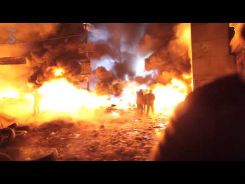Ukrainian protesters hurl Molotov cocktails and stones at police  25 01 2014 on Vimeo