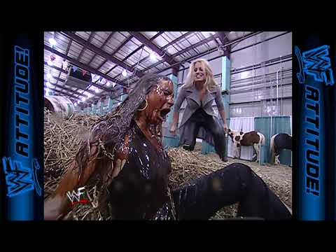 Trish Stratus attacks Stephanie McMahon | SmackDown! (2001)